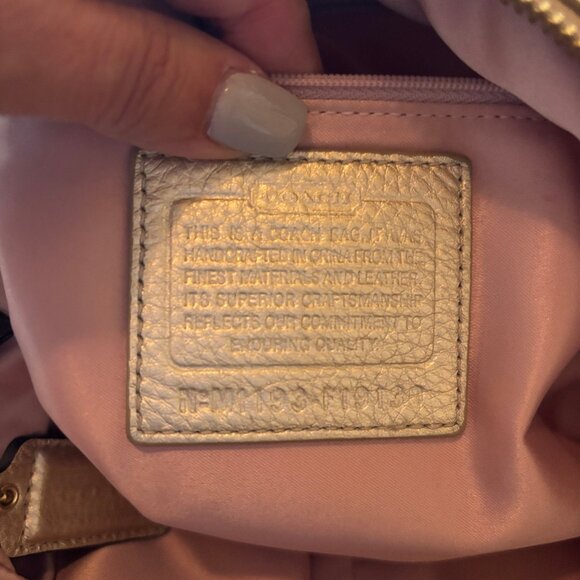 Authentic COACH PENELOPE BLUSH PINK GOLD SIGNATURE satchel handbag - Picture 9 of 10